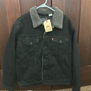 Medium Men’s Levi’s Type III Sherpa Trucker Jacket
